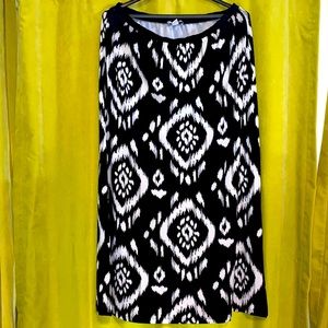 White a house Black Market black/white maxi skirt sz XL